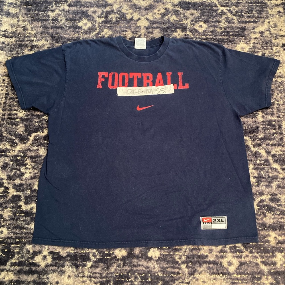 Vintage Y2K Nike Center Swoosh
Mississippi Football Tee
